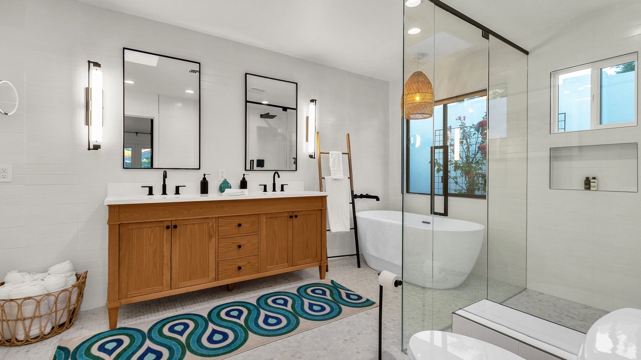 Photo of Bathroom in Continental Foothills