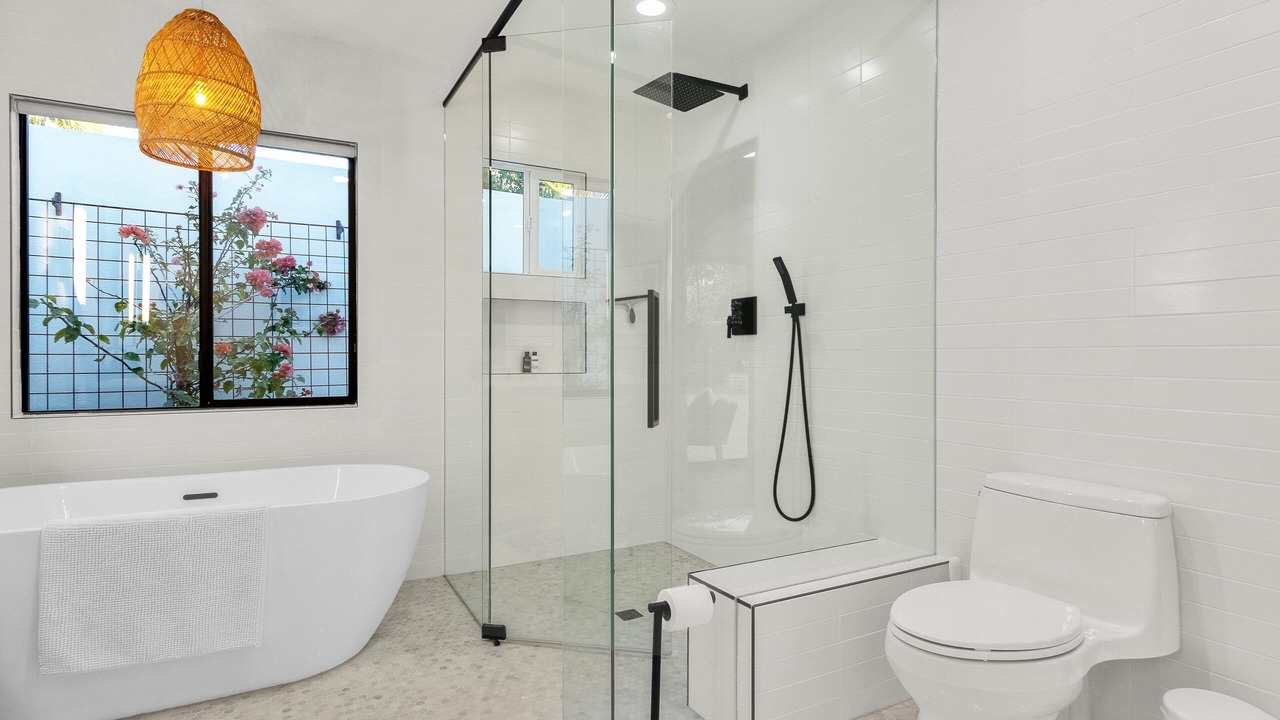 Photo of Bathroom in Continental Foothills