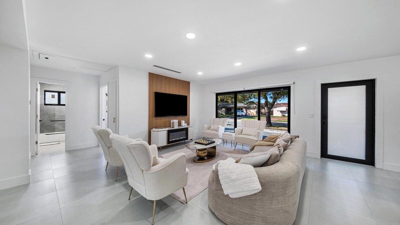 Photo of Livingroom in Hollywood Hills
