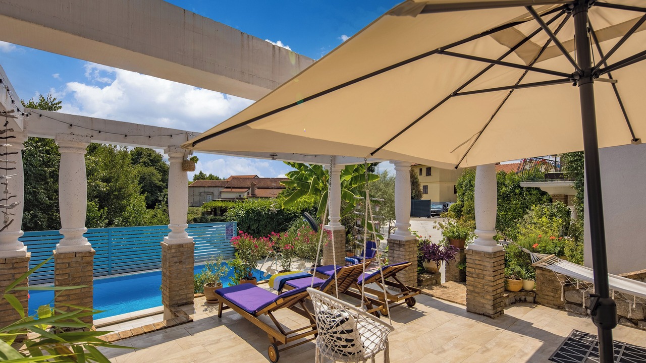 Photo of Patio Balcony in Rubesi