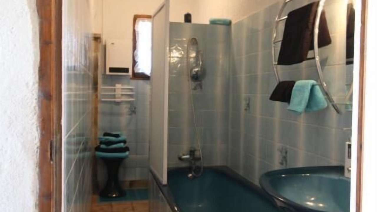 Photo of Bathroom in Bourg-le-Comte