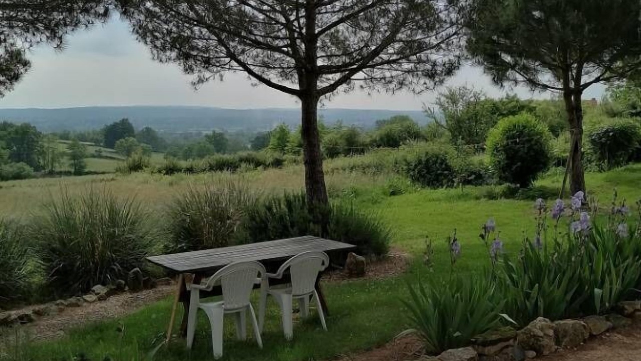 Photo of Outdoor in Bourg-le-Comte