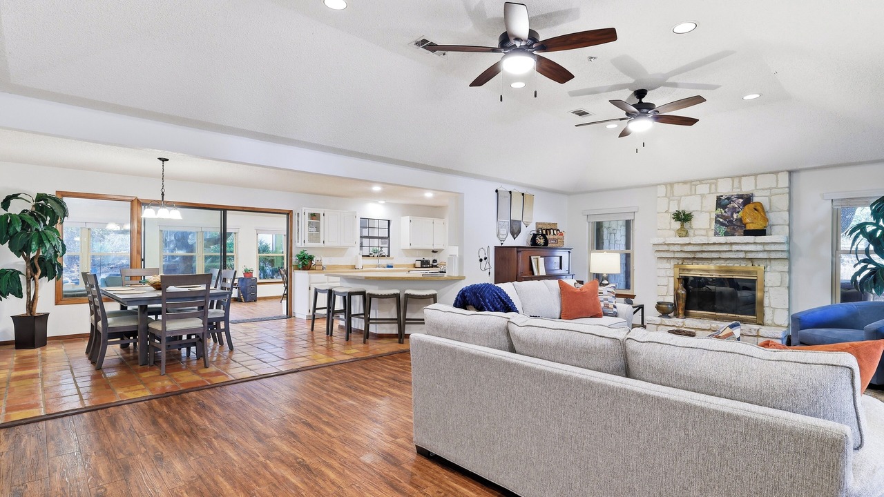 Photo of Livingroom in Scenic Oaks