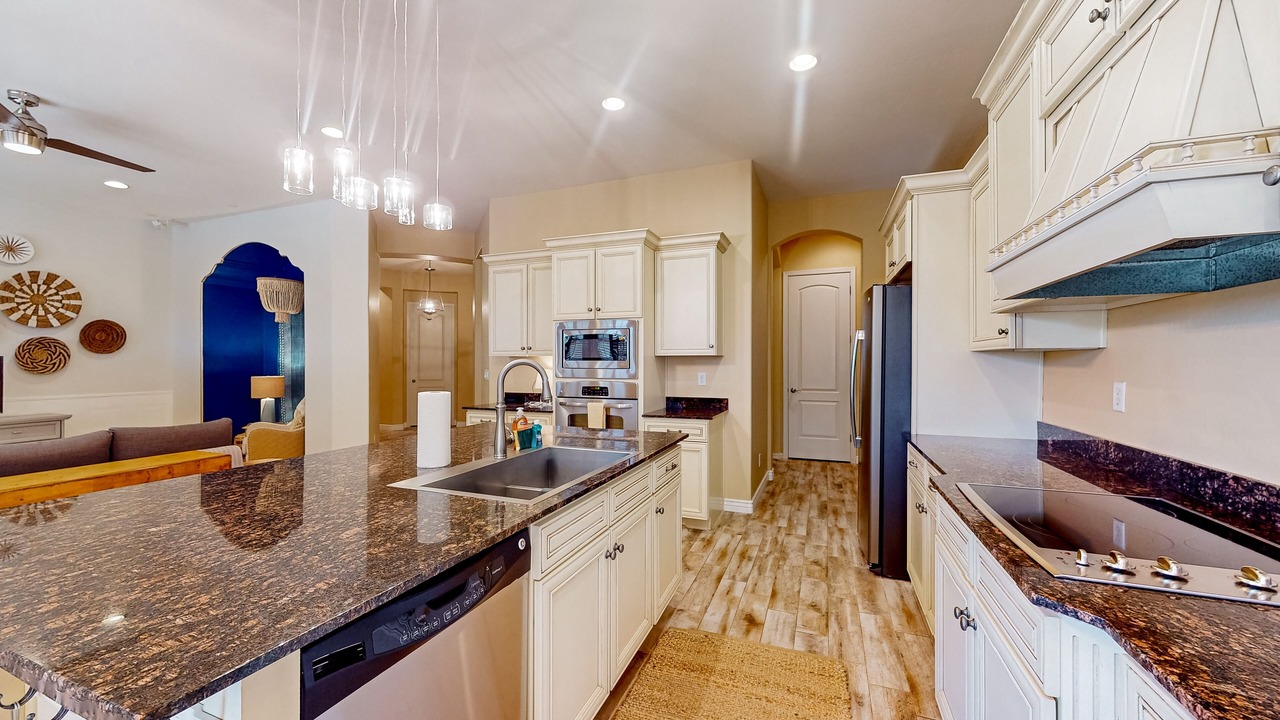 Photo of Kitchen in Montecito in Estrella