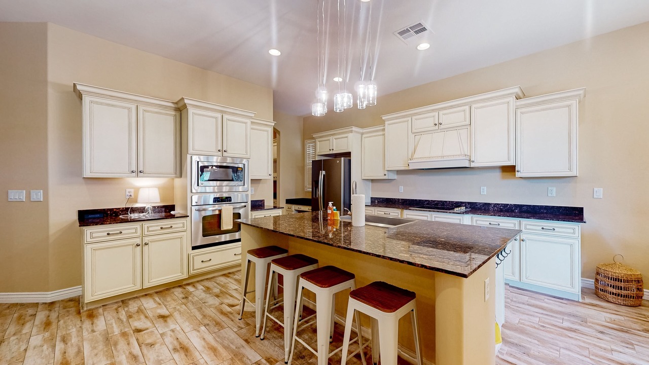 Photo of Kitchen in Montecito in Estrella