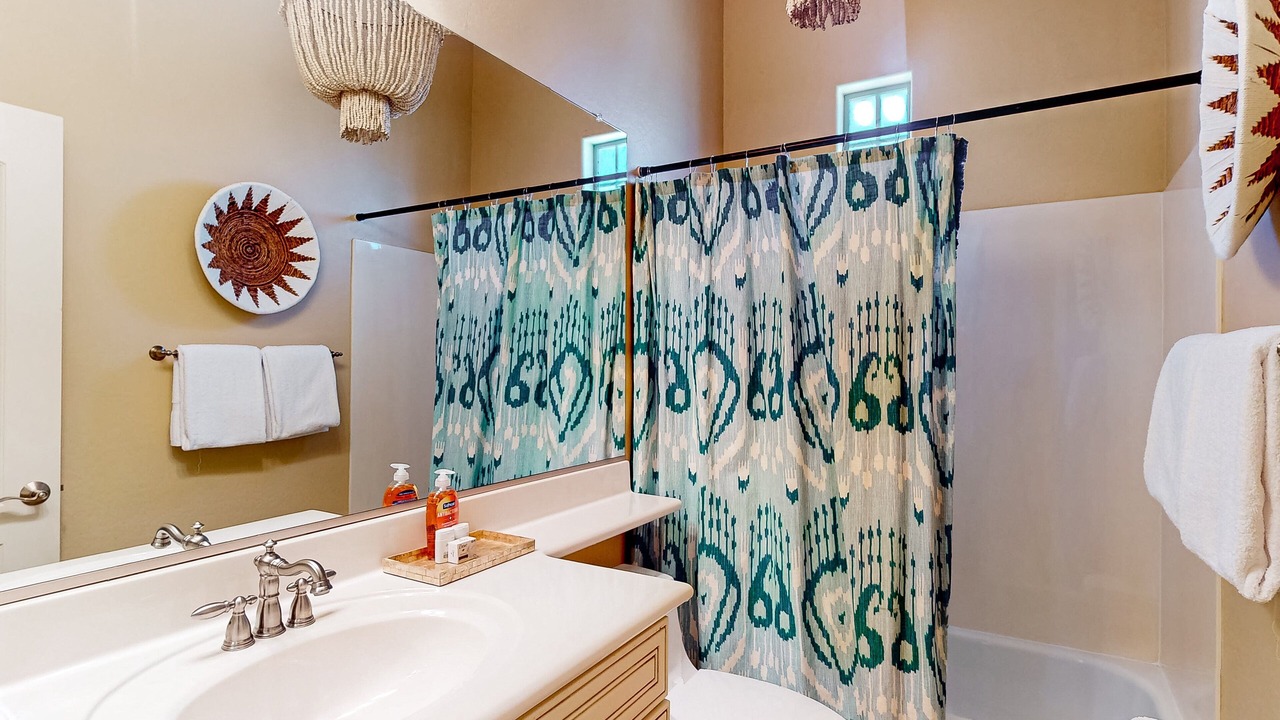 Photo of Bathroom in Montecito in Estrella