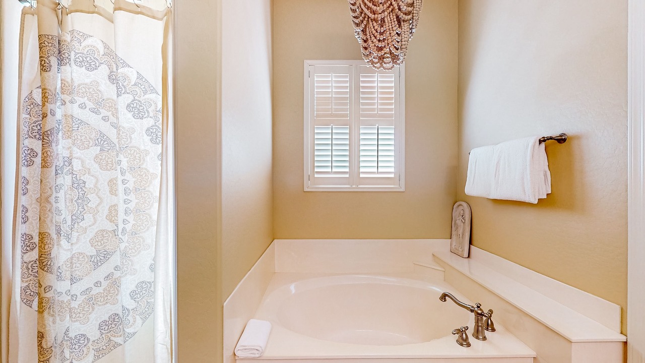 Photo of Bathroom in Montecito in Estrella