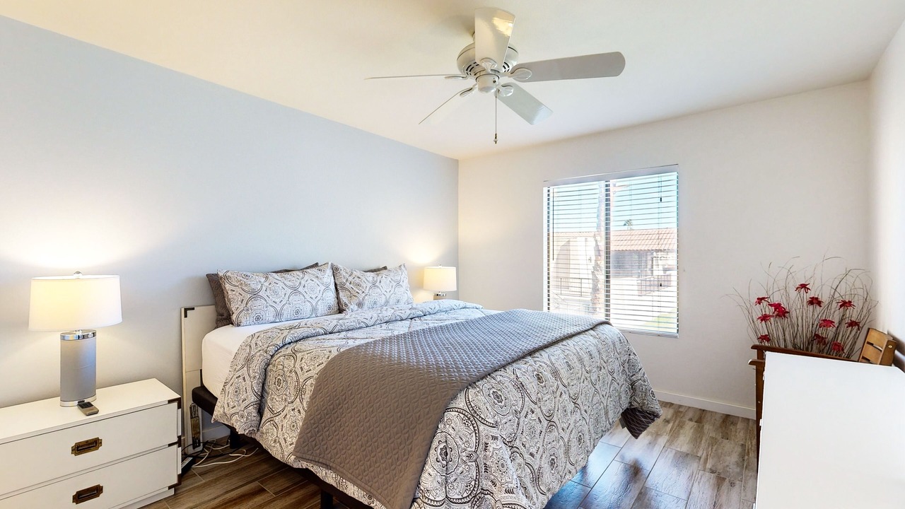 Photo of Bedroom in Canyon Corridor