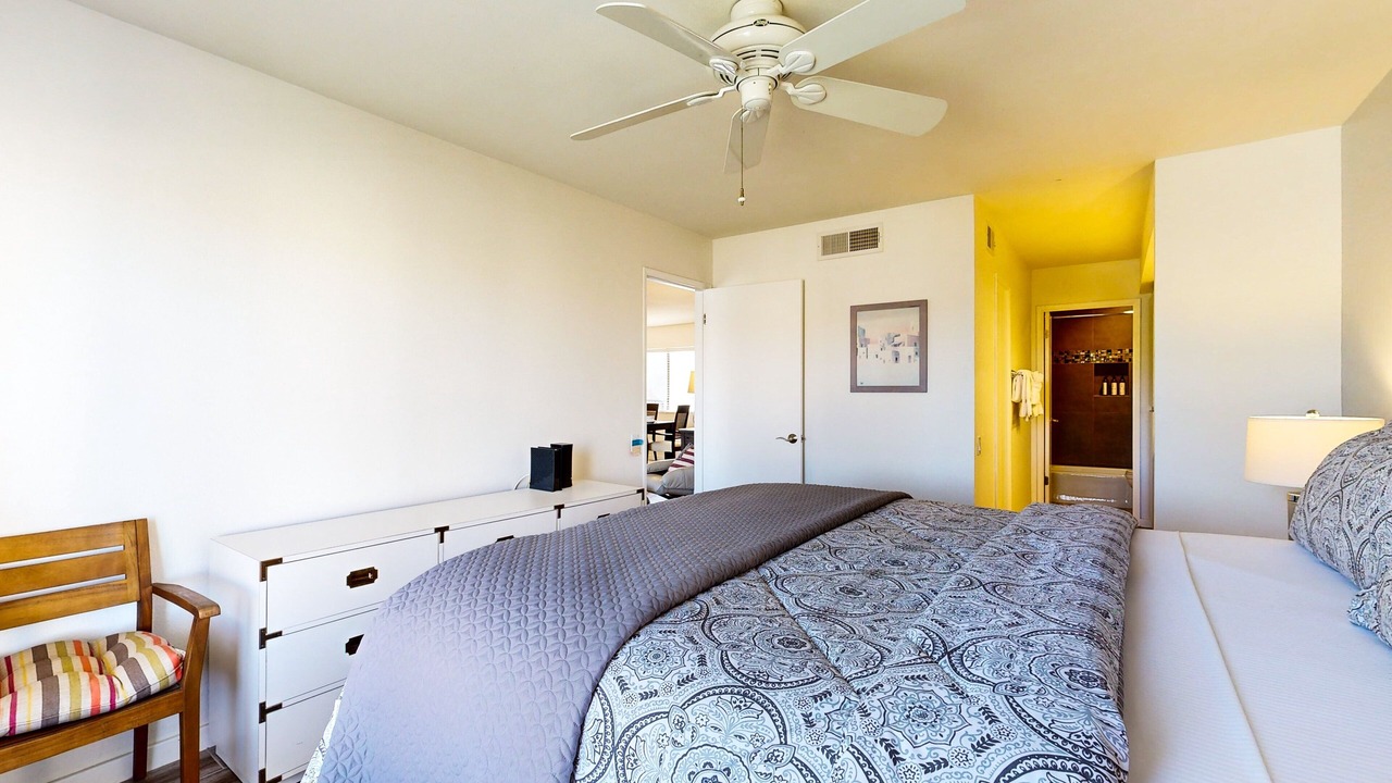 Photo of Bedroom in Canyon Corridor