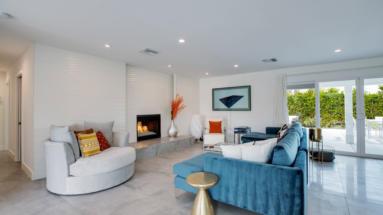 Photo of Livingroom in Desert Park Estates