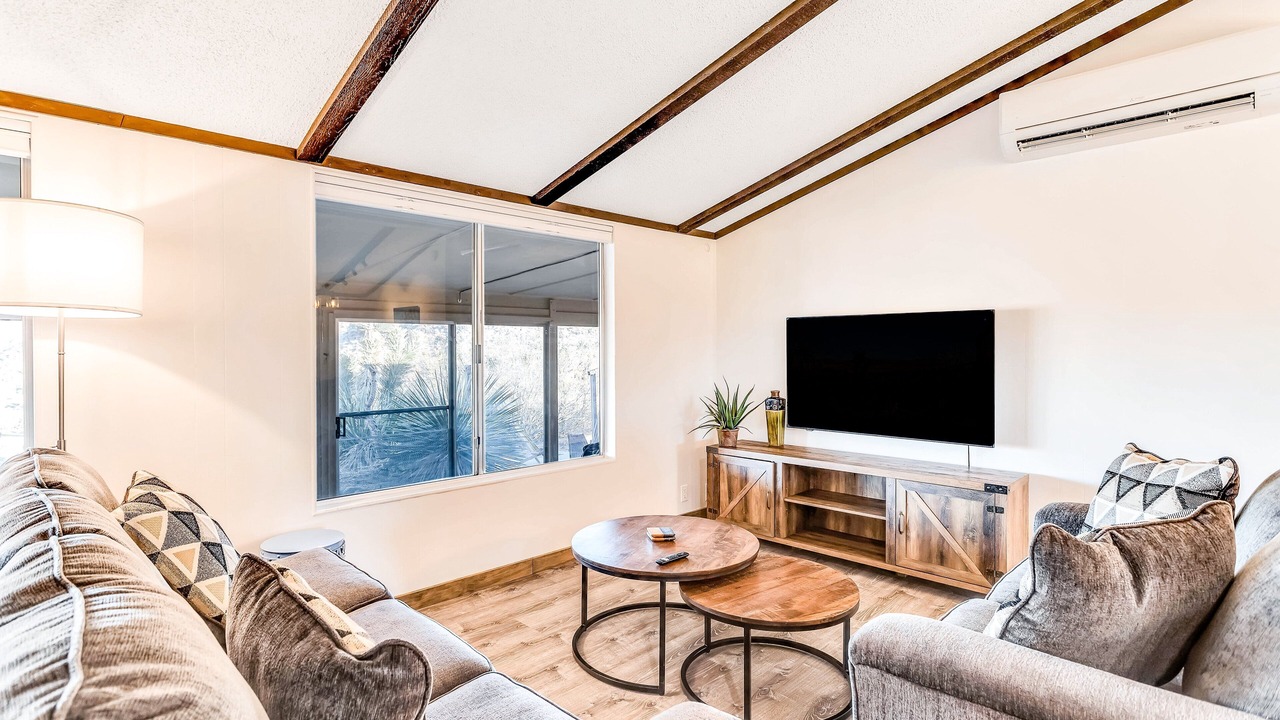Photo of Livingroom in Joshua Tree Highlands