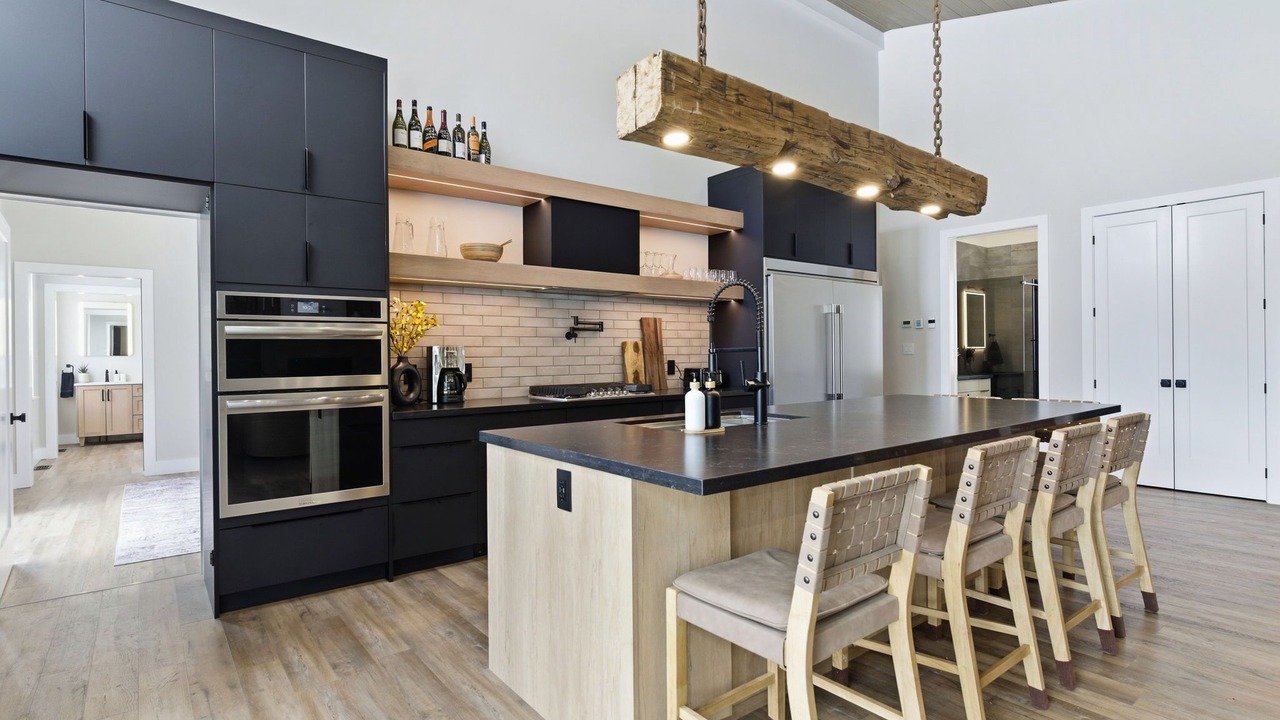 Photo of Kitchen in Dysart et al