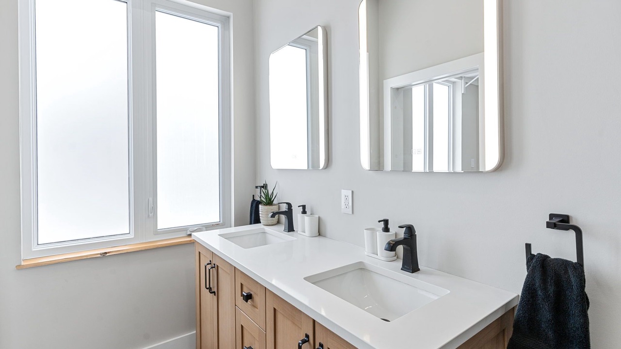 Photo of Bathroom in Dysart et al