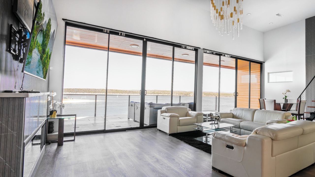 Photo of Livingroom in Vineyard Bay