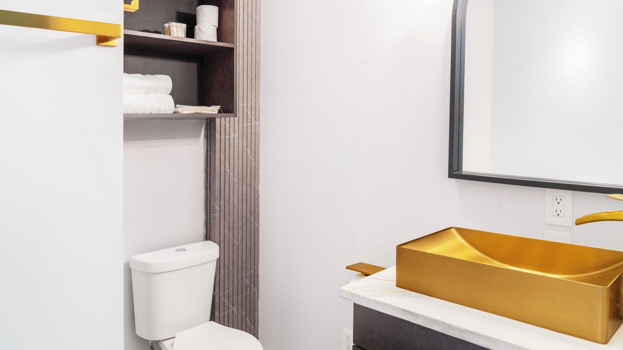 Photo of Bathroom in Vineyard Bay