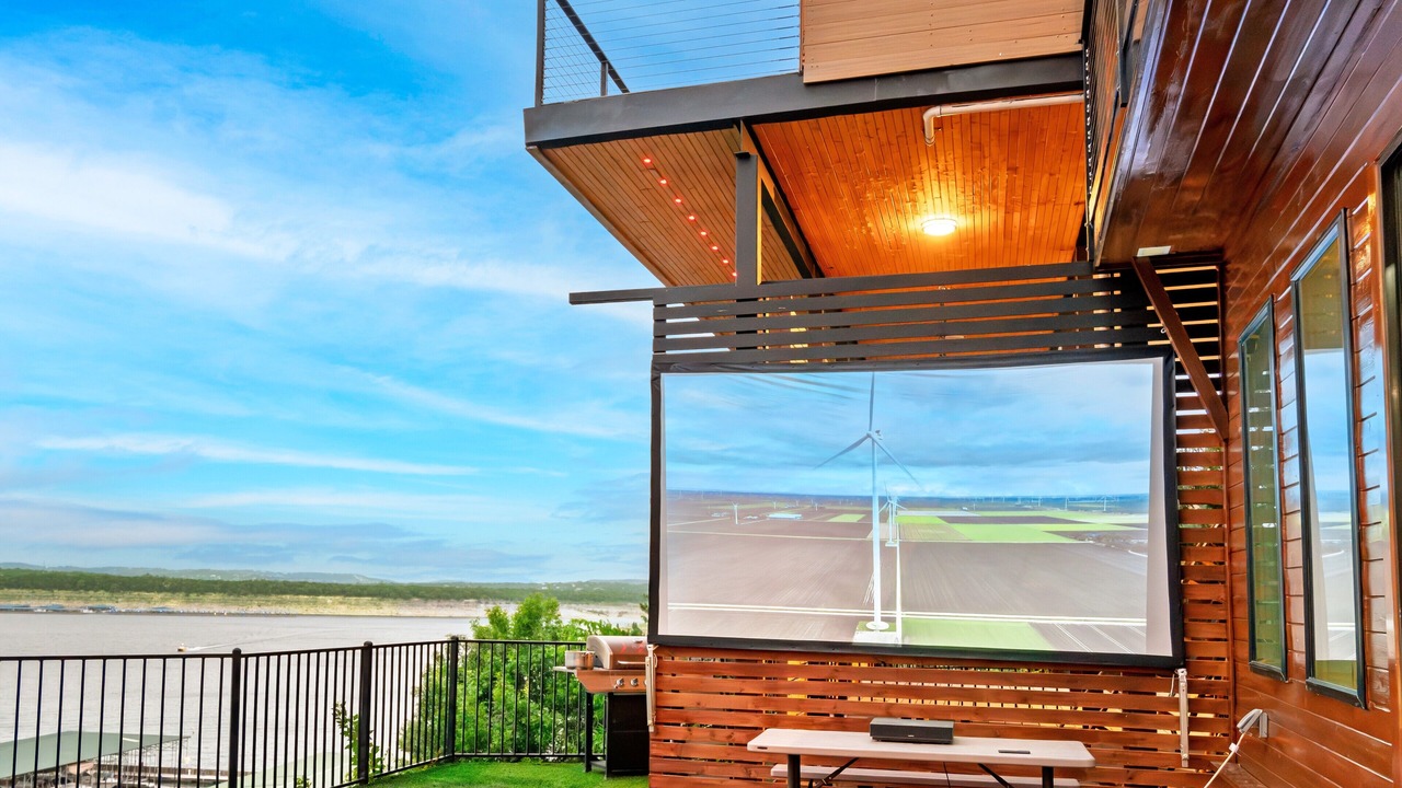 Photo of Outdoor in Vineyard Bay