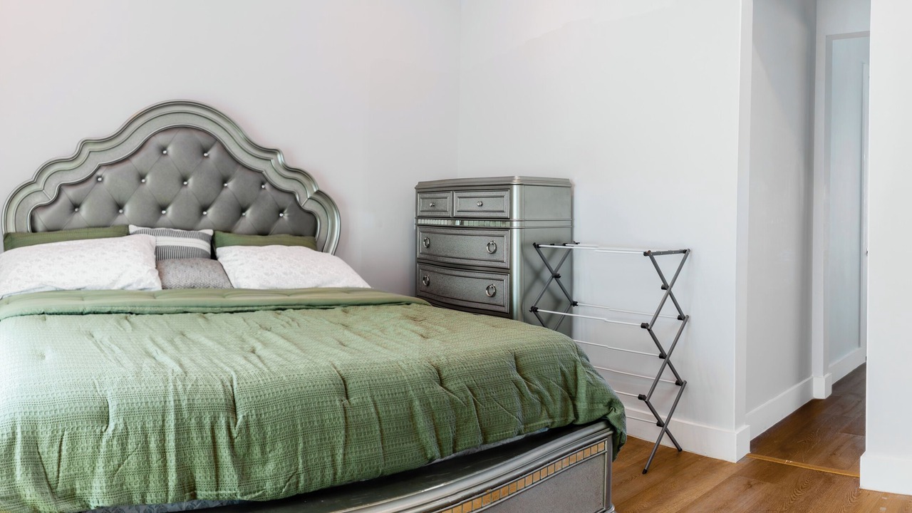 Photo of Bedroom in Vineyard Bay