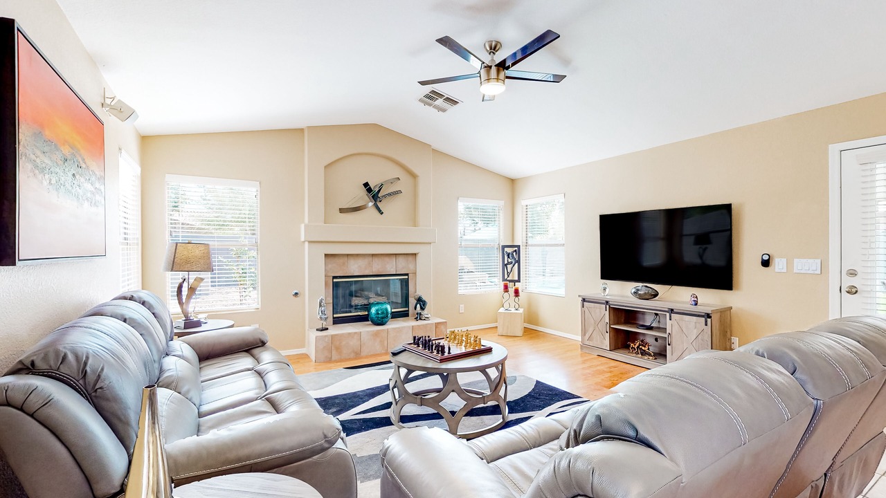 Photo of Livingroom in Lindsay Ranch