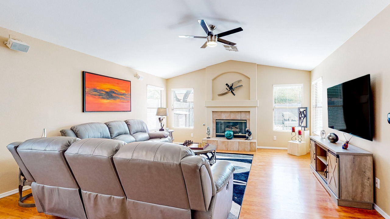 Photo of Livingroom in Lindsay Ranch