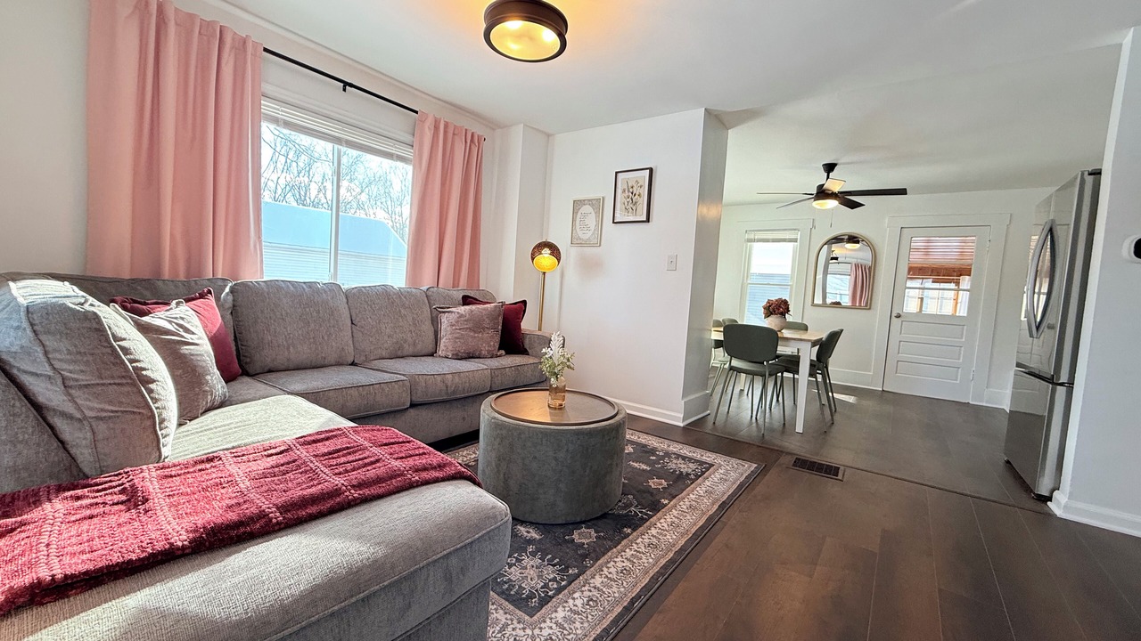 Photo of Livingroom in Pataskala