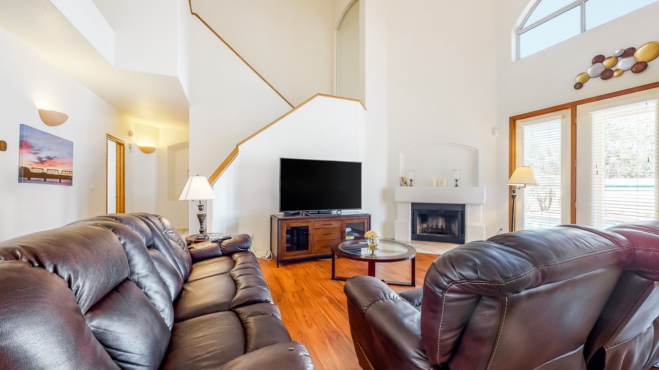 Photo of Livingroom in Garden Lakes