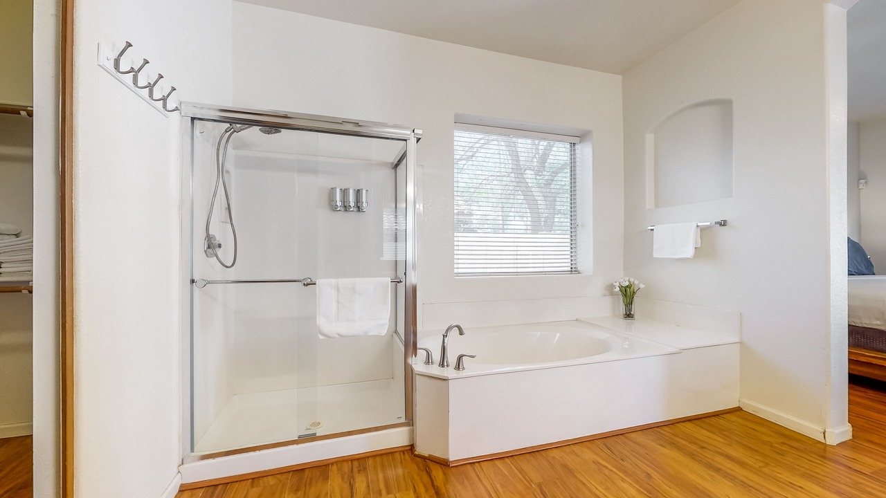 Photo of Bathroom in Garden Lakes