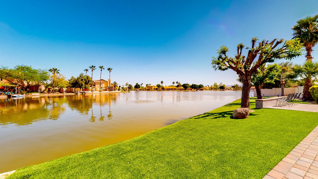 Photo of Outdoor in Garden Lakes