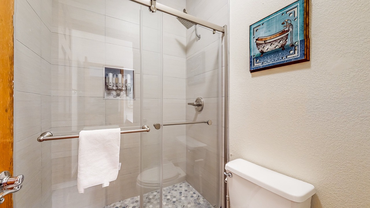Photo of Bathroom in Garden Lakes