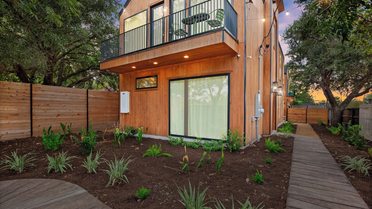 Photo of Outdoor in Govalle