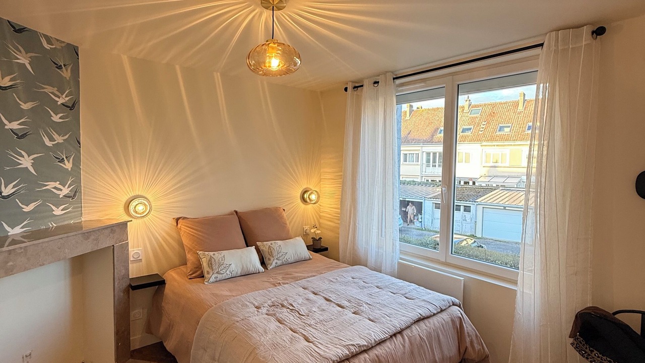 Photo of Bedroom in Calais City Center