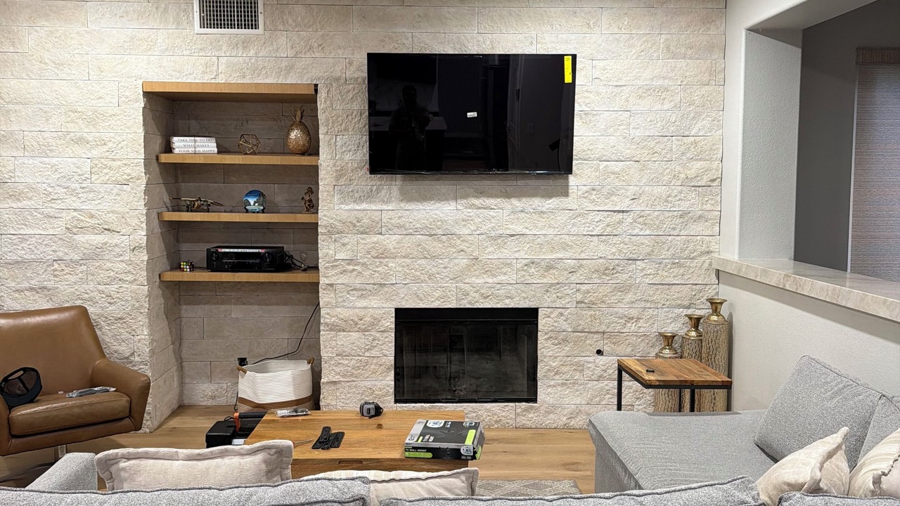 Photo of Livingroom in Ontario