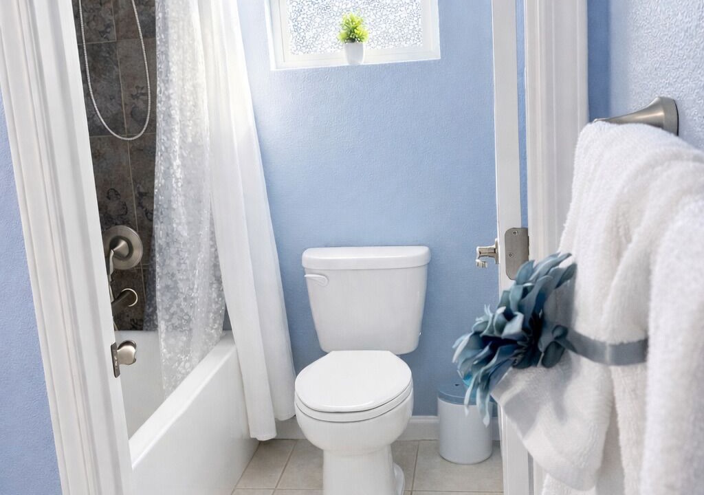 Photo of Bathroom in Brentwood Lake