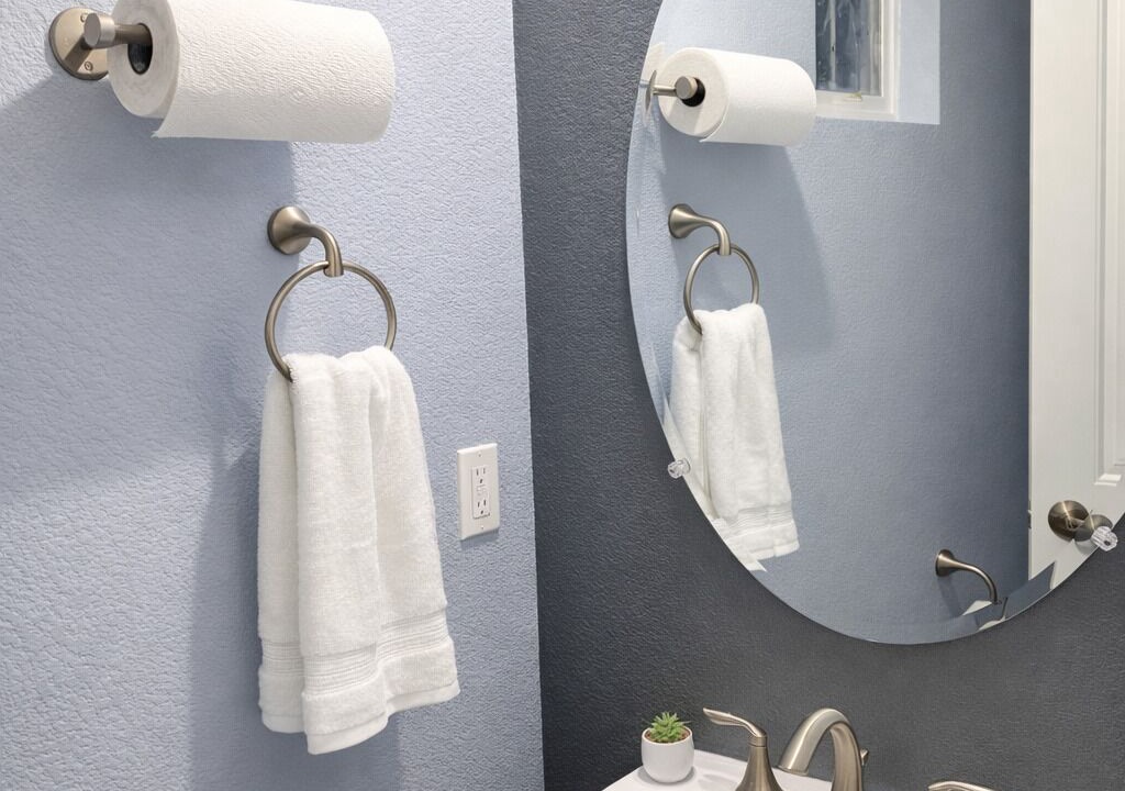 Photo of Bathroom in Brentwood Lake