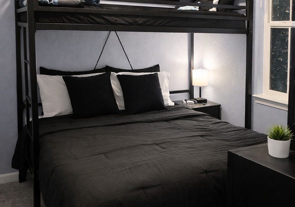 Photo of Bedroom in Brentwood Lake