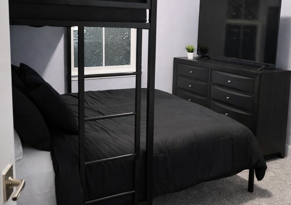 Photo of Bedroom in Brentwood Lake