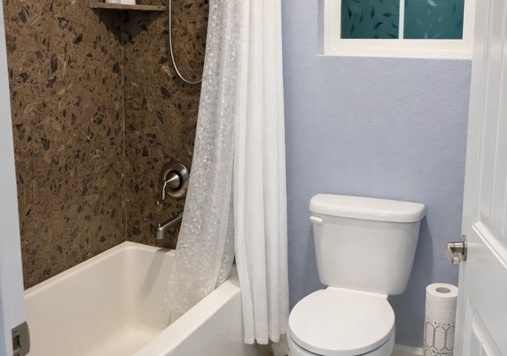 Photo of Bathroom in Brentwood Lake
