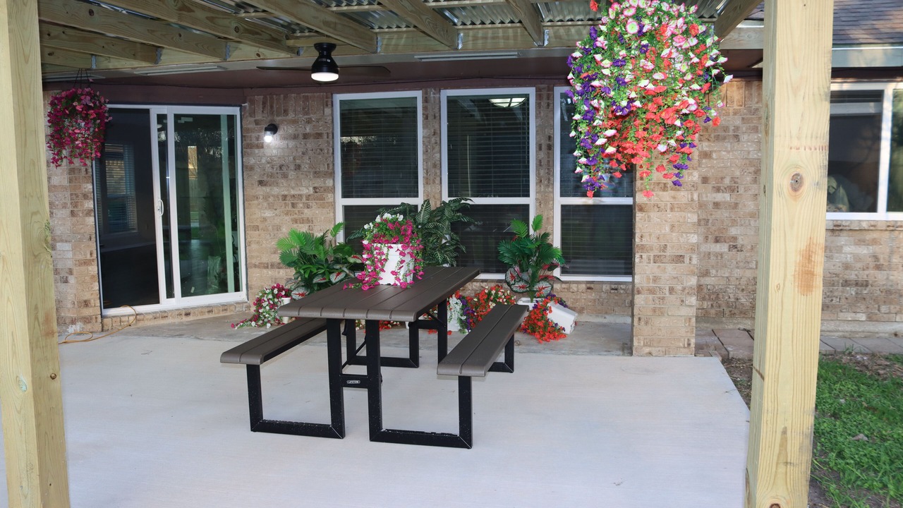 Photo of Outdoor in Southbelt/Ellington