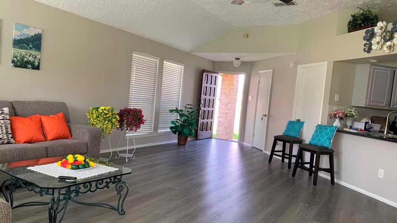 Photo of Livingroom in Southbelt/Ellington