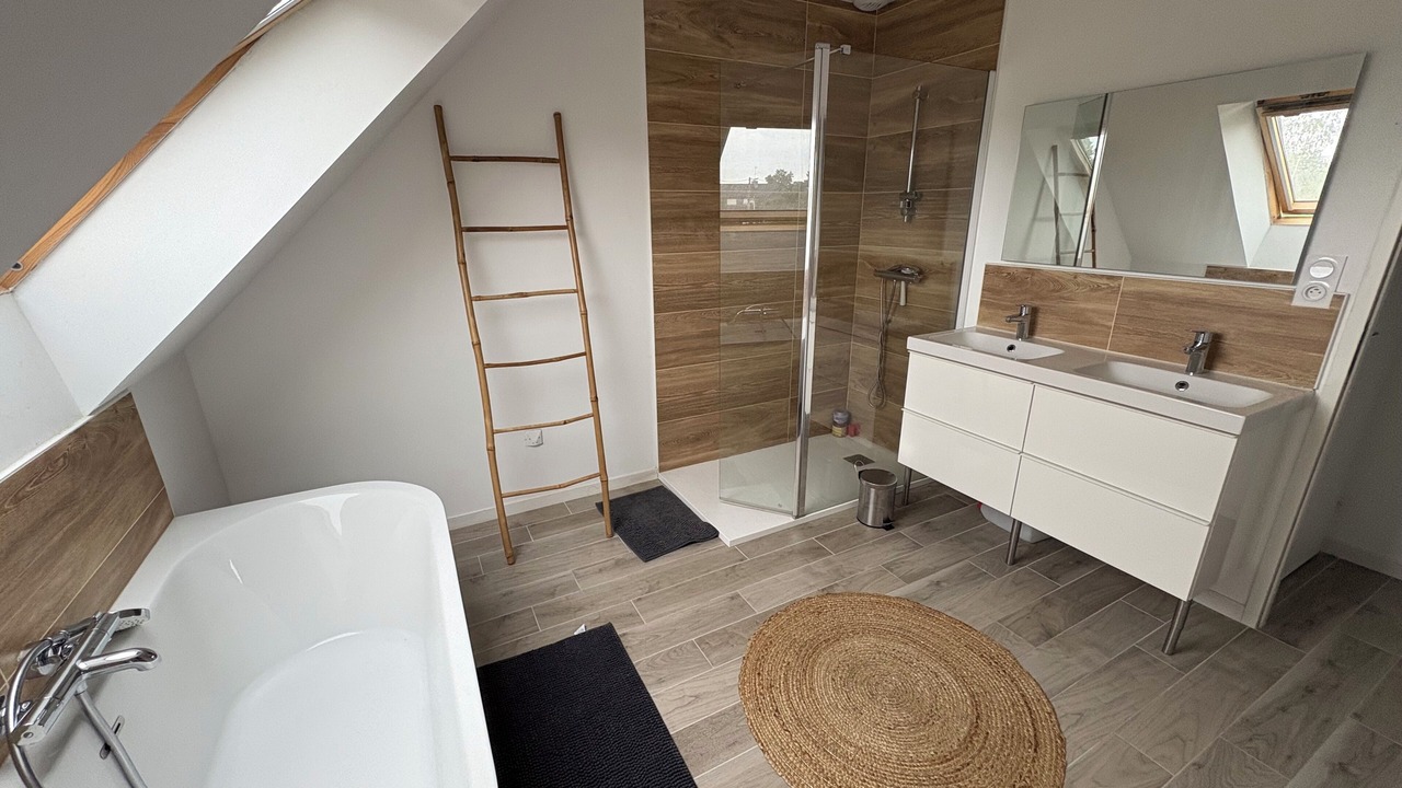 Photo of Bathroom in Sene