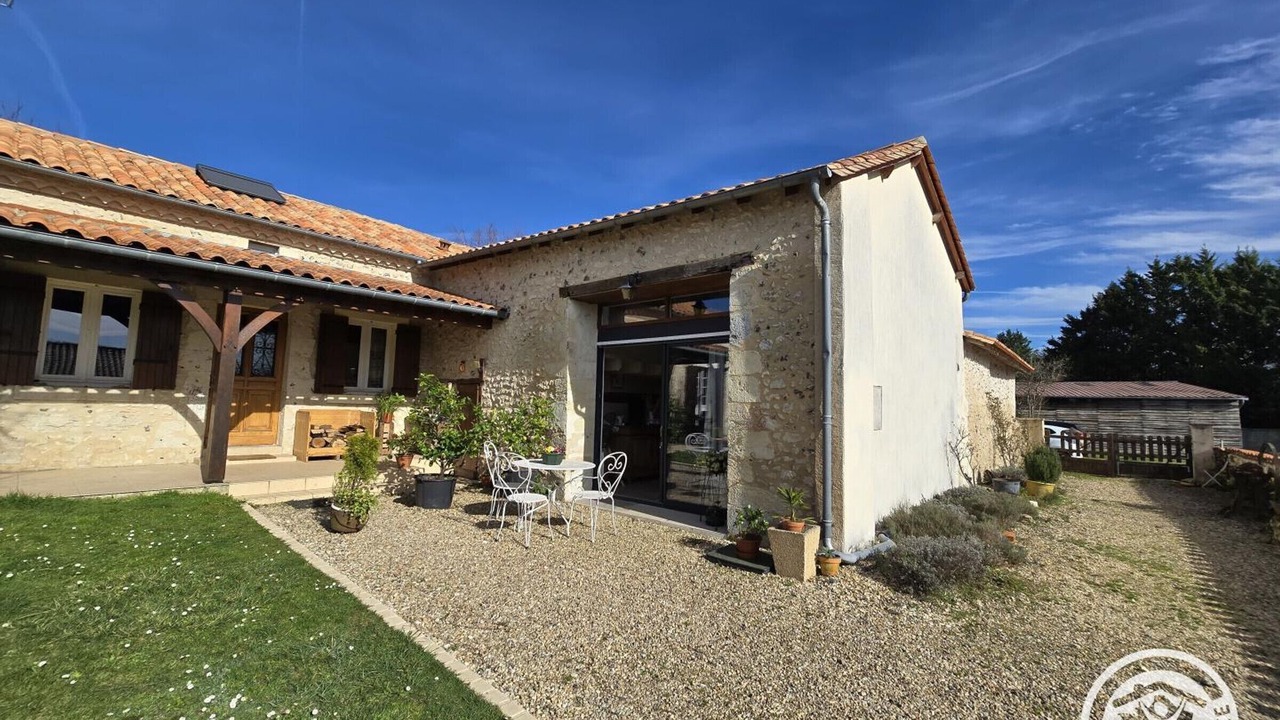 Photo of Outdoor in Coursac