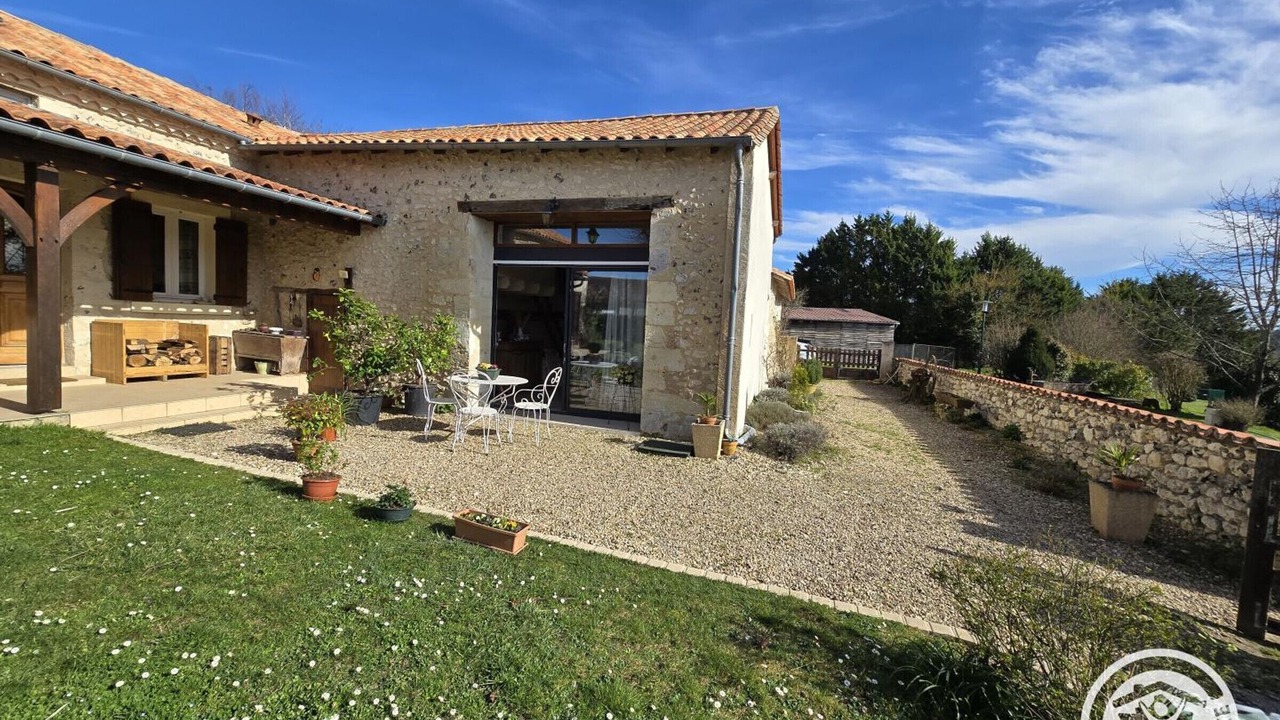 Photo of Outdoor in Coursac