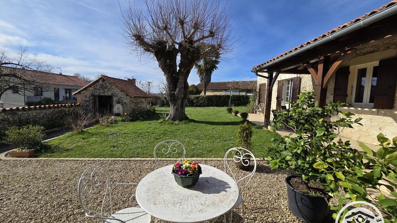 Photo of Outdoor in Coursac