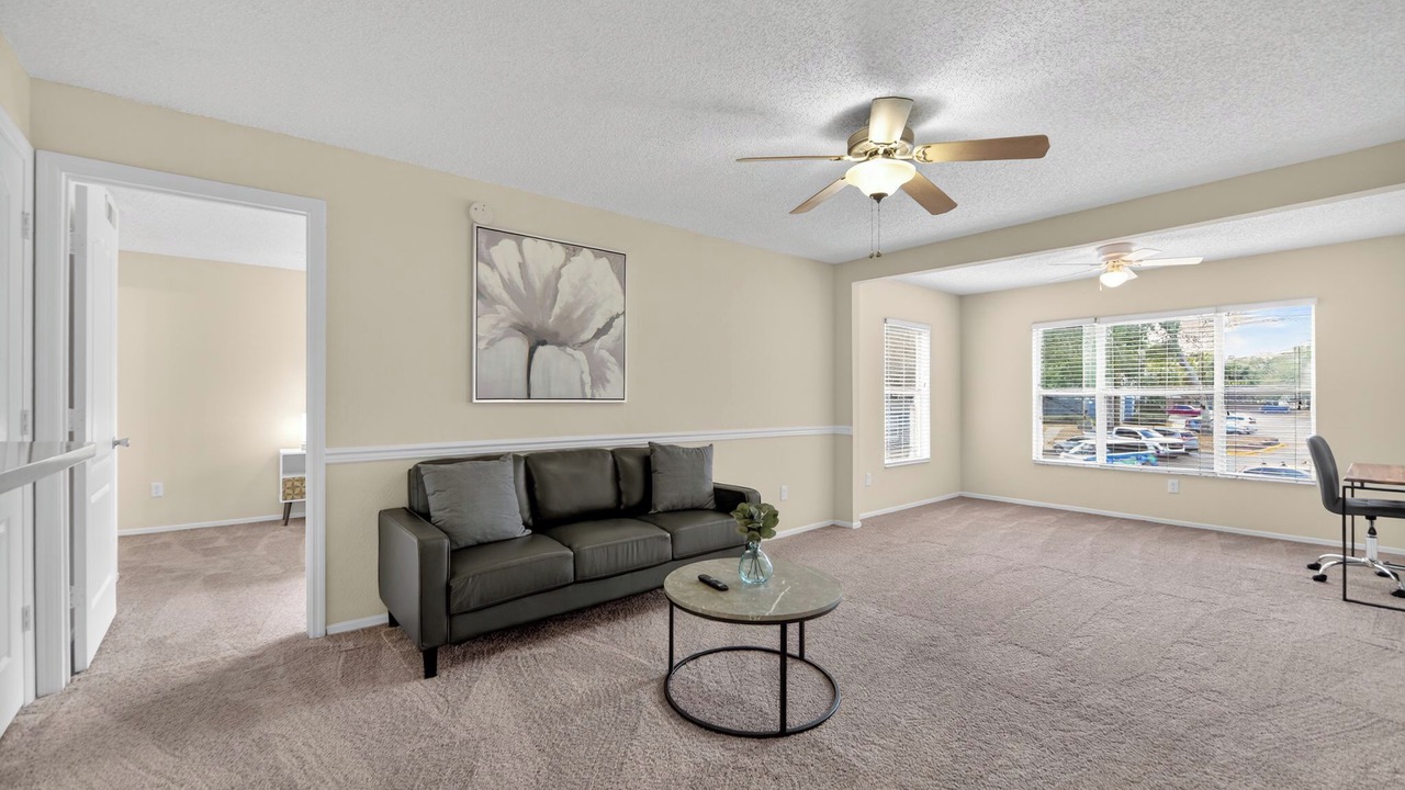 Photo of Livingroom in Winter Springs