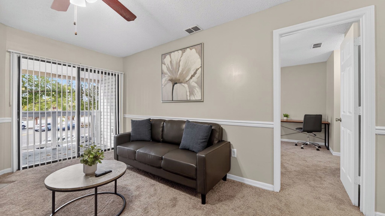 Photo of Livingroom in Winter Springs