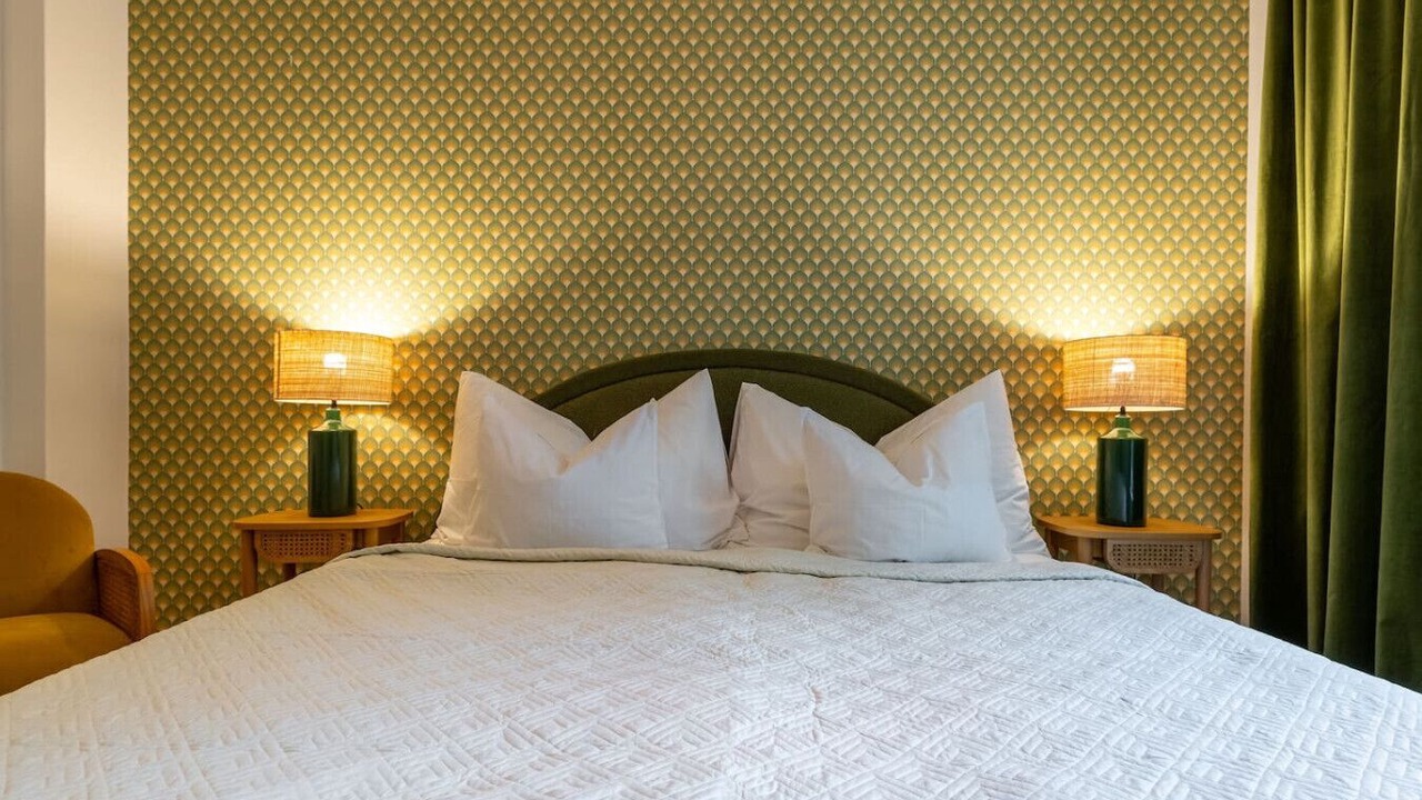 Photo of Bedroom in District 6