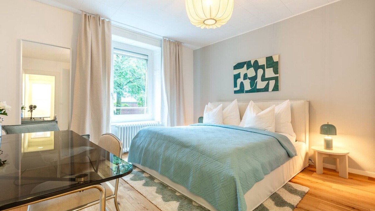 Photo of Bedroom in District 6