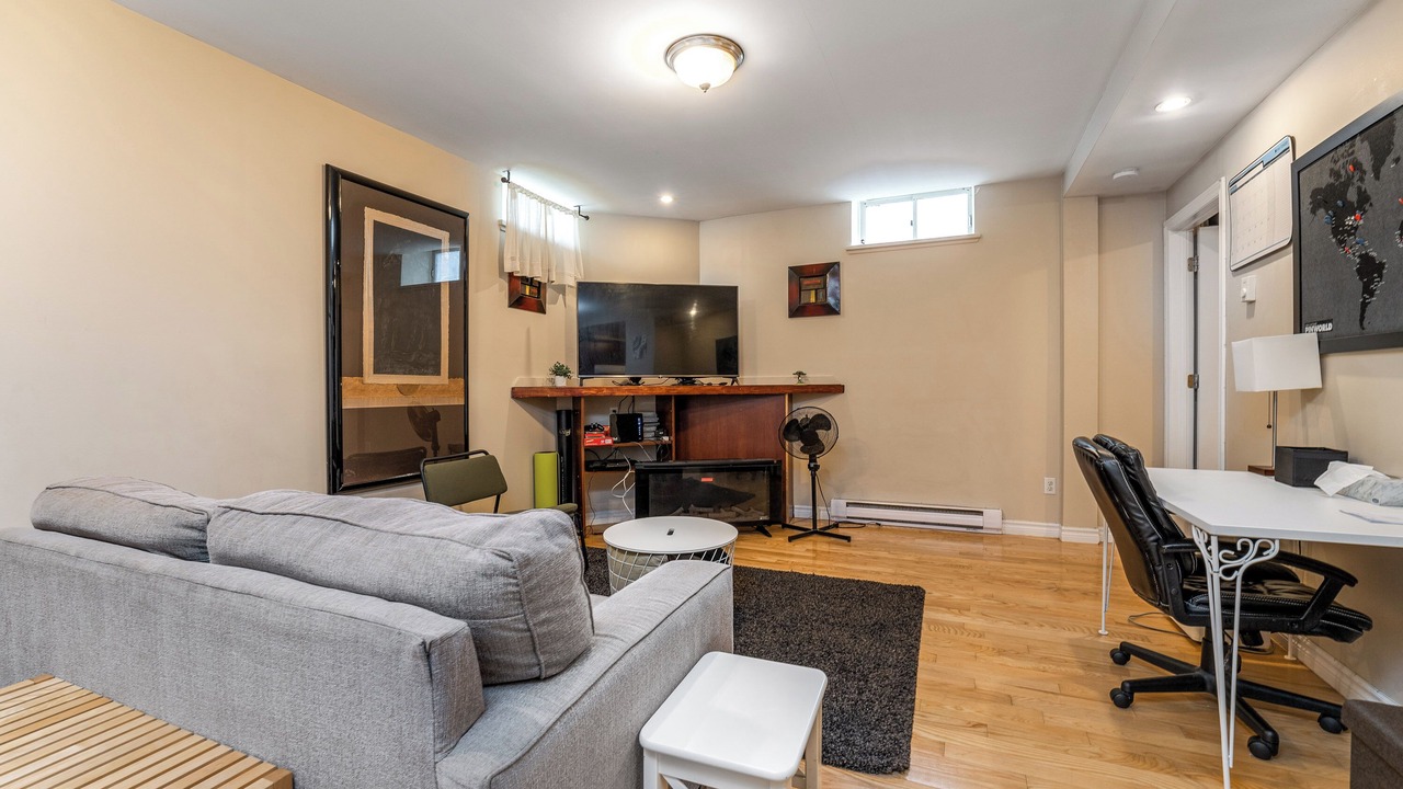 Photo of Livingroom in Golden Triangle