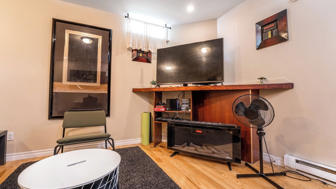 Photo of Livingroom in Golden Triangle