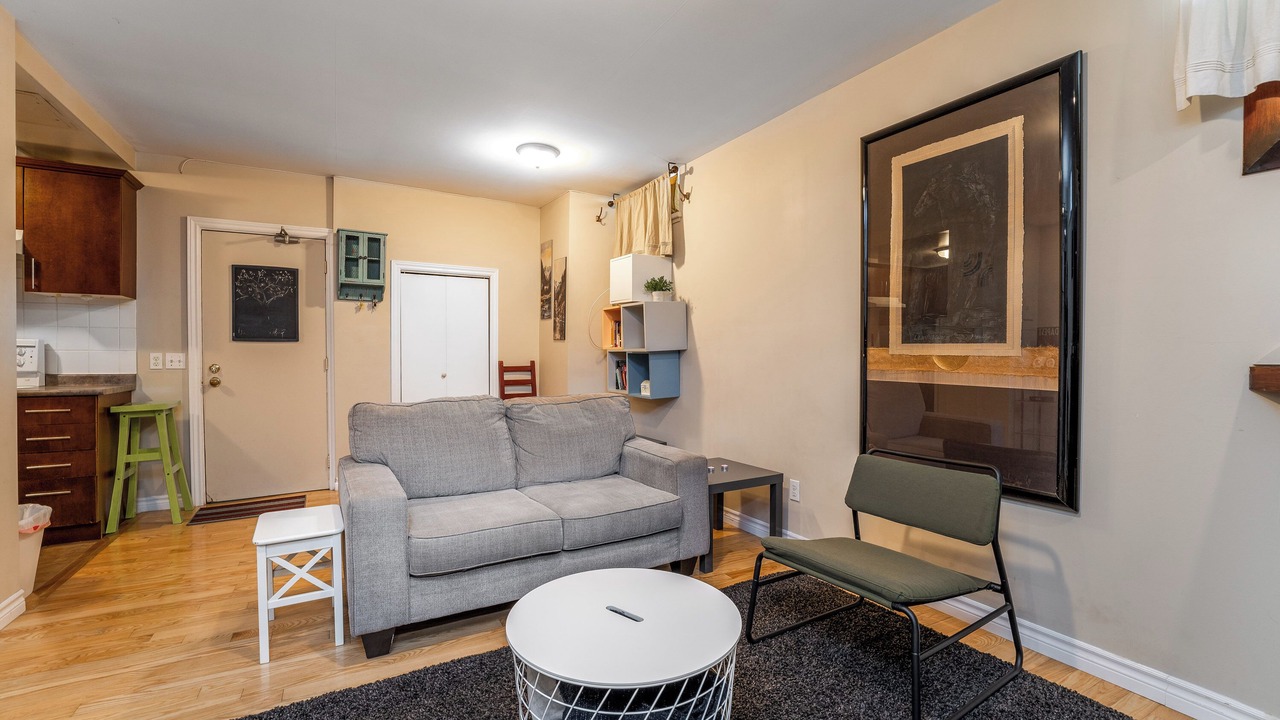 Photo of Livingroom in Golden Triangle