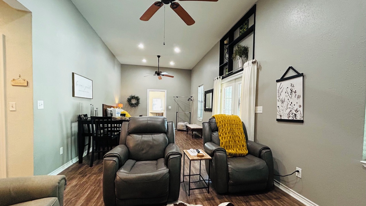 Photo of Livingroom in Silsbee